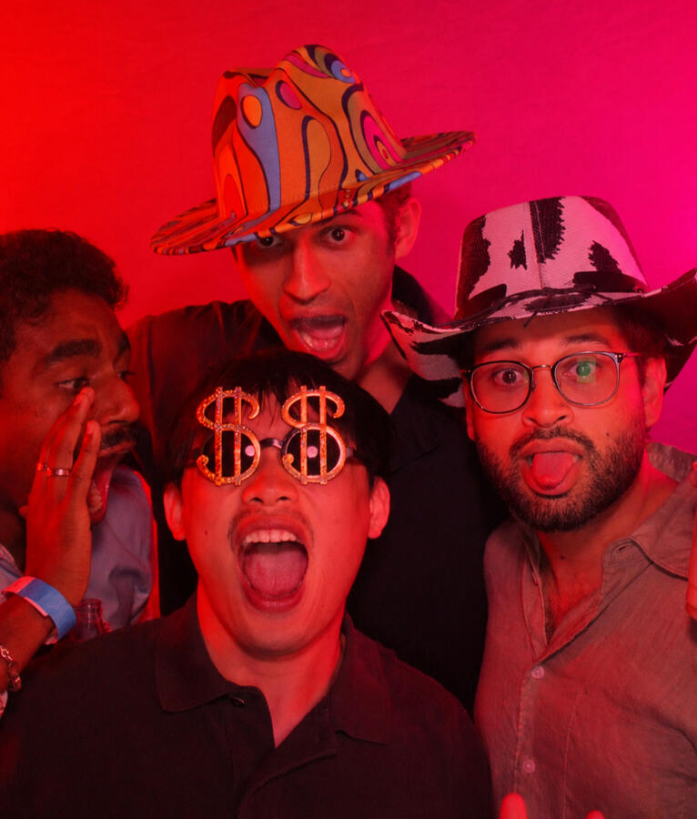 Neon Photo Booth with Pink Crush Atmosphere